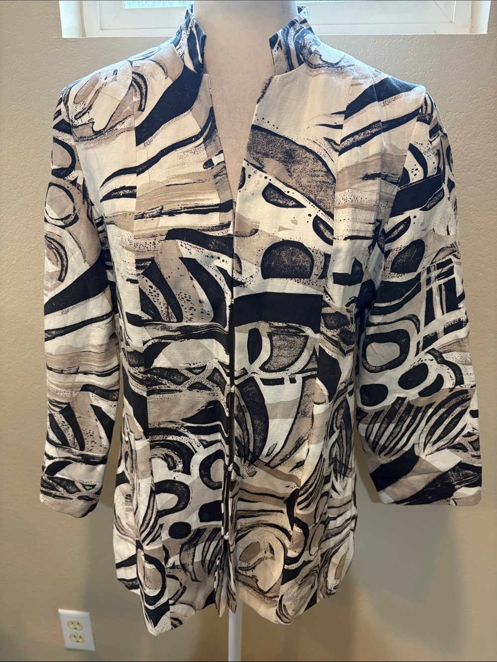 Chico's Black, White and Cream Abstract Print Latch Front Jacket-Size 1